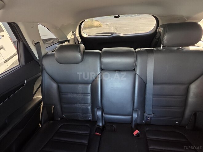 Kia Sorento-9
