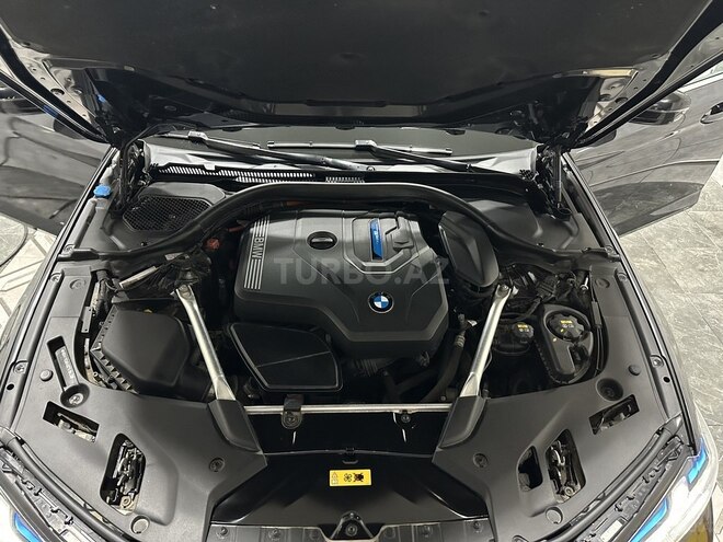 BMW 530e-13