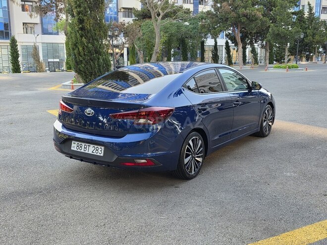 Hyundai Elantra-6