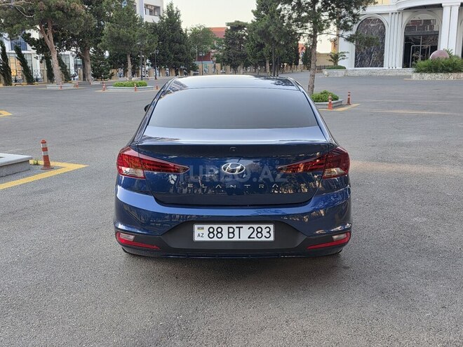 Hyundai Elantra-5
