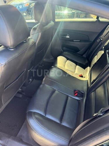 Chevrolet Cruze-10