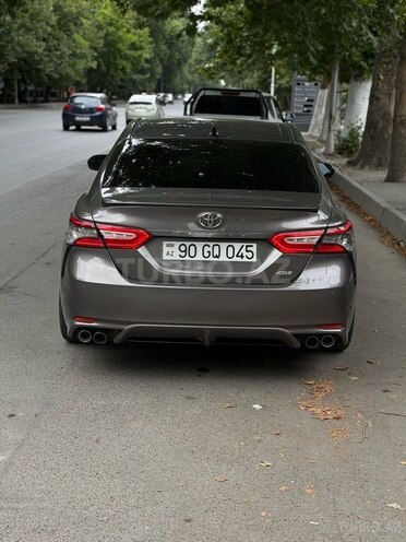 Toyota Camry-5