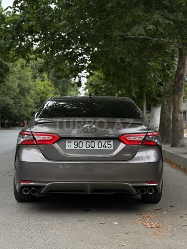 Toyota Camry-6