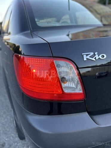 Kia Rio-11