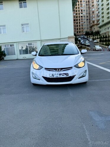Hyundai Elantra-1