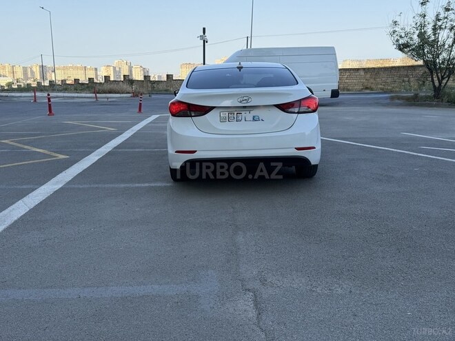 Hyundai Elantra-2
