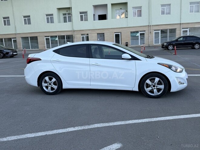Hyundai Elantra-3