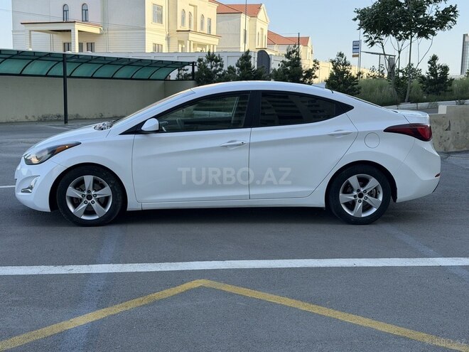 Hyundai Elantra-4