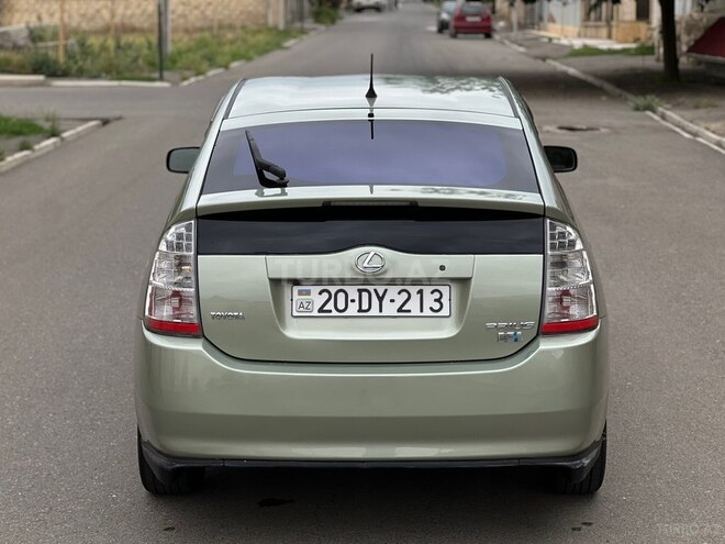 Toyota Prius-4