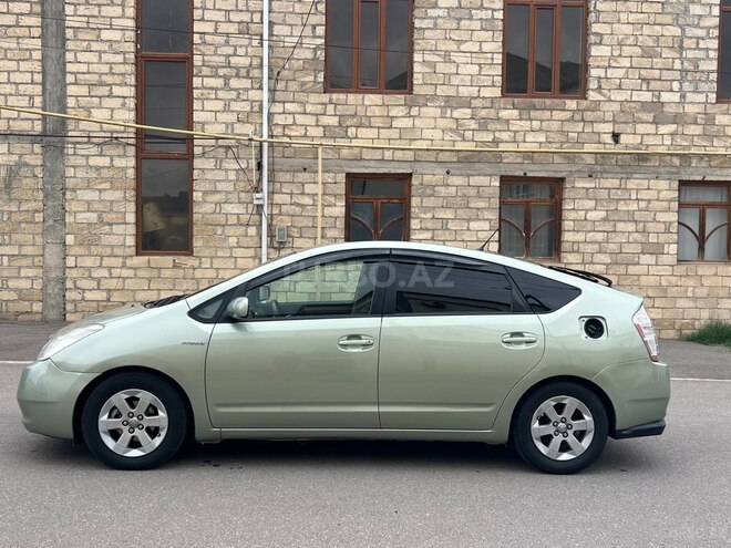Toyota Prius-8