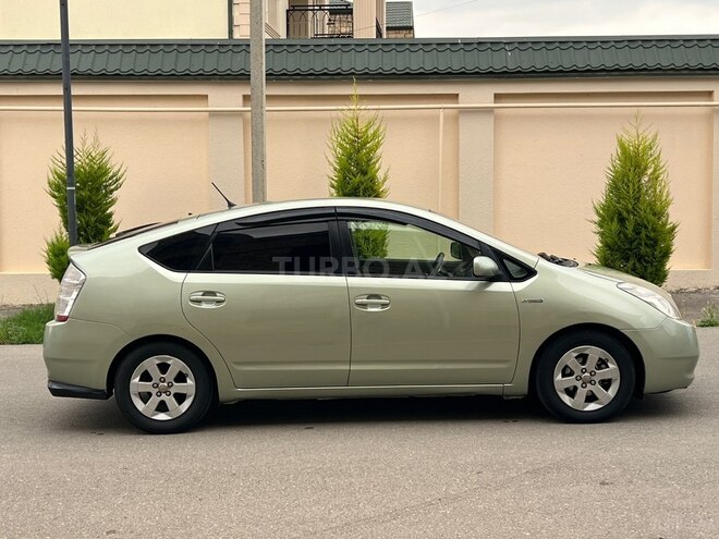 Toyota Prius-7