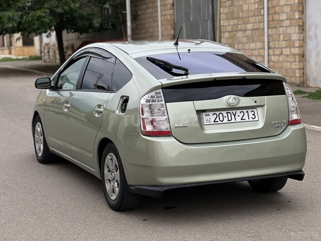 Toyota Prius-5