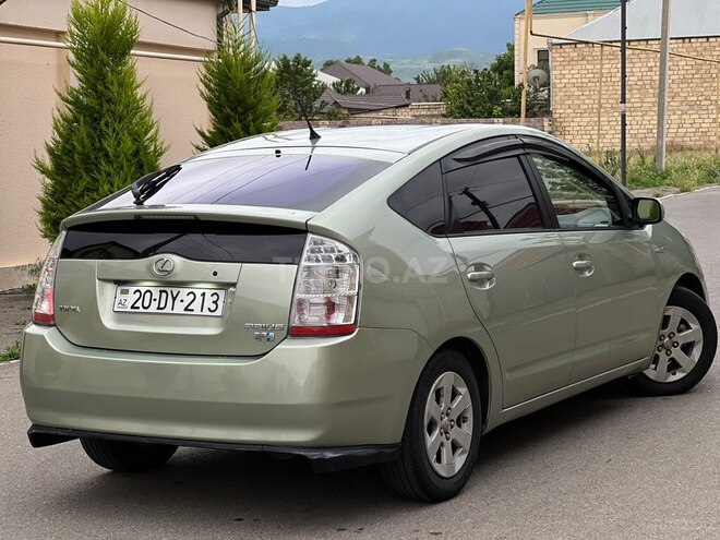Toyota Prius-13
