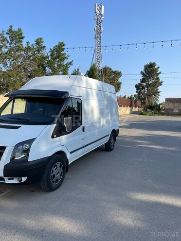 Ford Transit-3
