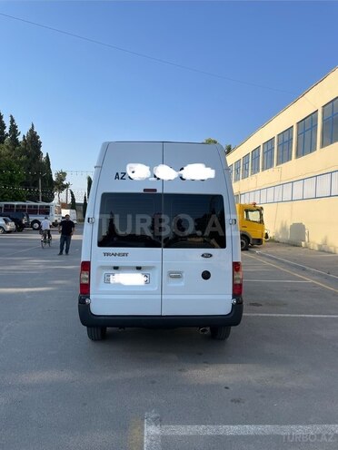 Ford Transit-4
