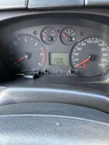 Ford Transit-8