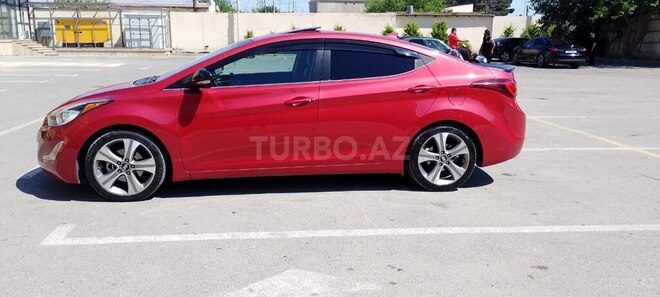 Hyundai Elantra-9