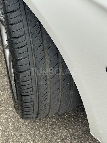 BMW 528-15