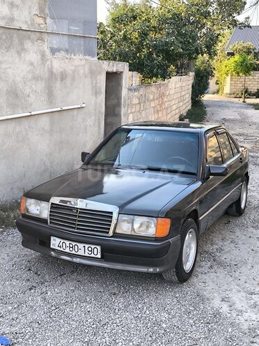 Mercedes 190-1