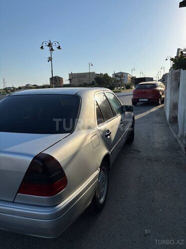 Mercedes C 180-9