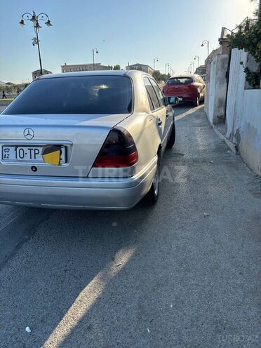 Mercedes C 180-7
