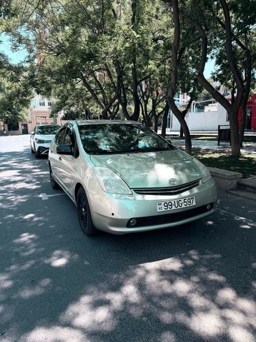 Toyota Prius-2