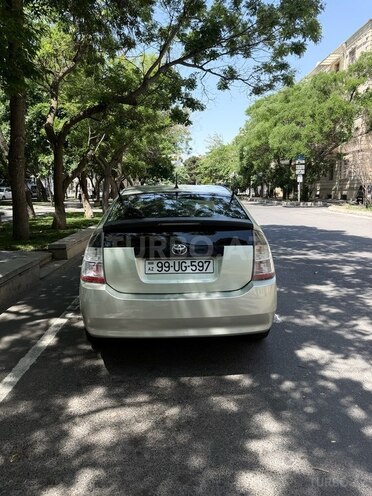 Toyota Prius-4