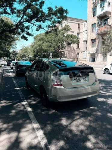 Toyota Prius-5