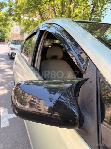 Toyota Prius-11