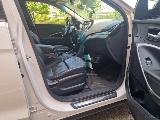Hyundai Santa Fe-13