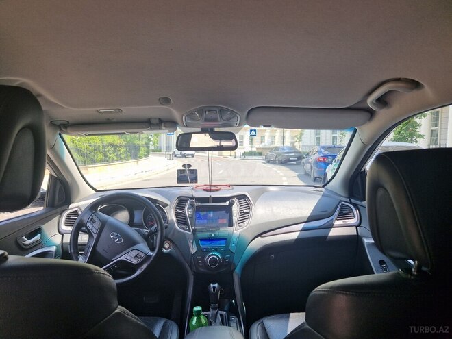 Hyundai Santa Fe-15