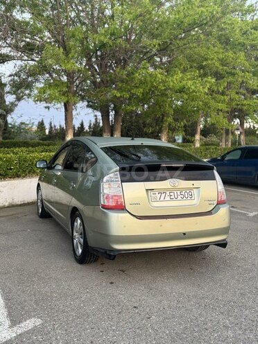 Toyota Prius-4
