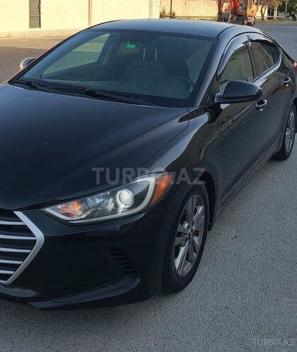 Hyundai Elantra-2