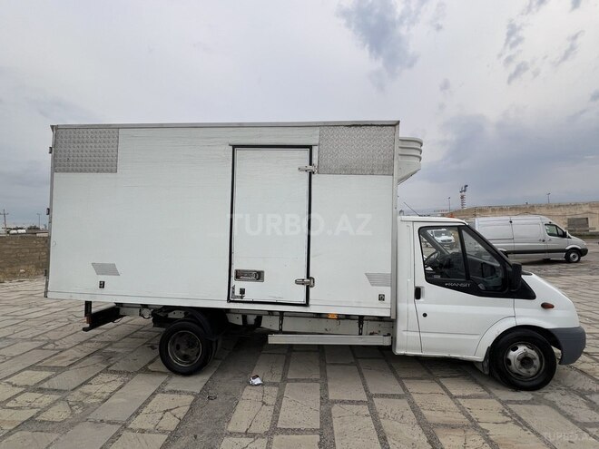 Ford Transit-3