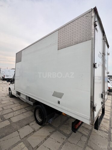 Ford Transit-4