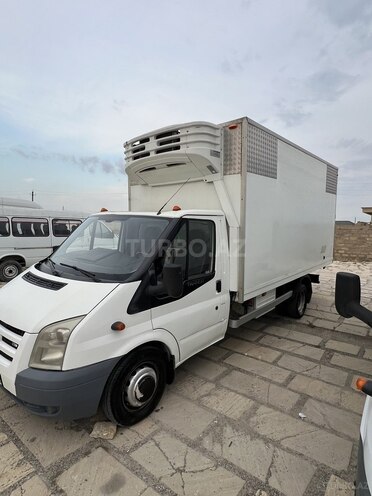 Ford Transit-6