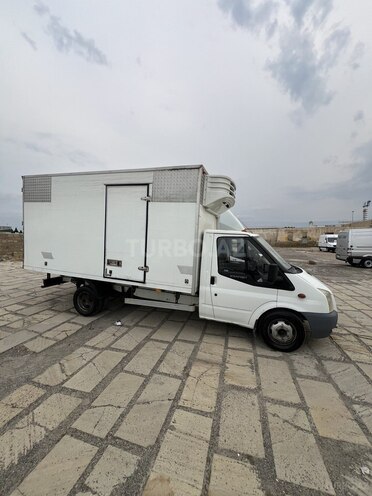 Ford Transit-5