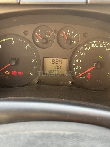 Ford Transit-9