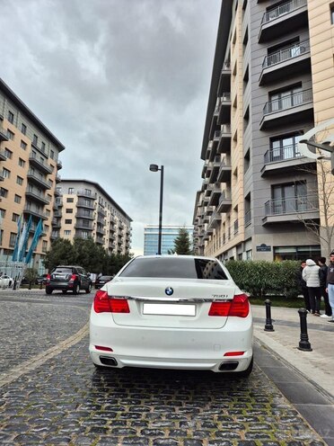 BMW 750-9