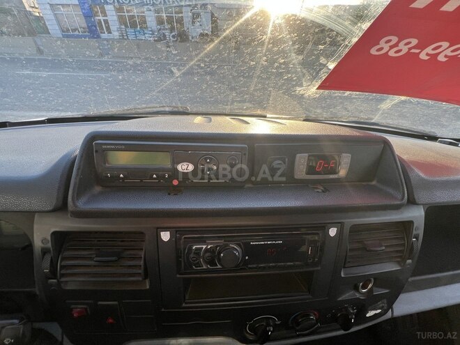 Ford Transit-8