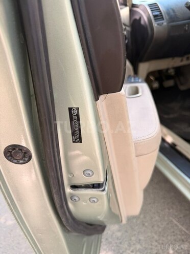 Toyota Prius-19