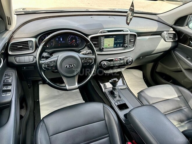 Kia Sorento-12