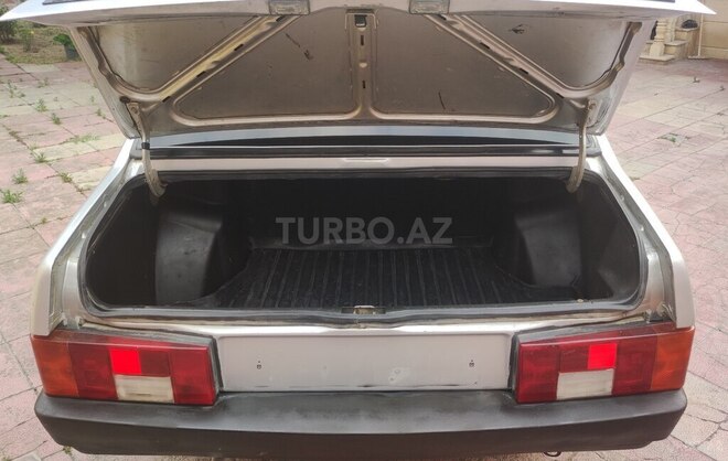 LADA (VAZ) 21099-8