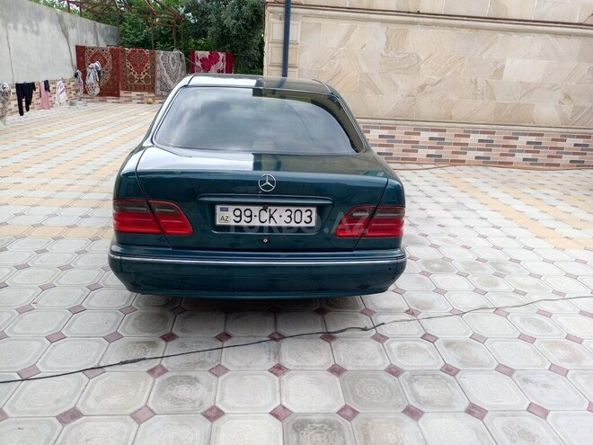 Mercedes E 240-15