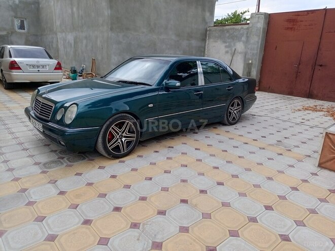 Mercedes E 240-18