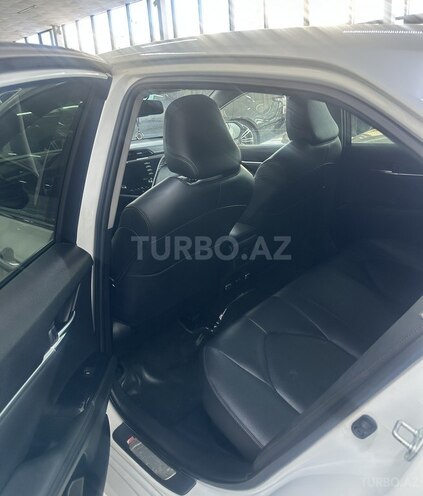 Toyota Camry-7