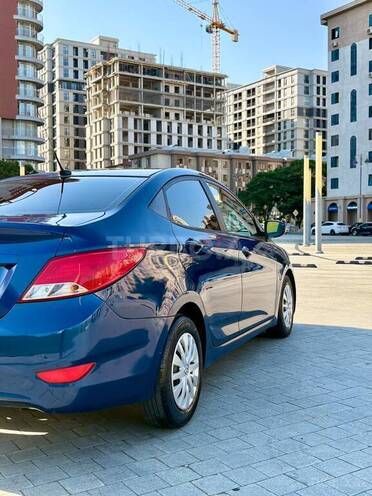 Hyundai Accent-11