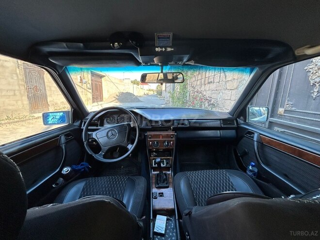 Mercedes 200 D-5