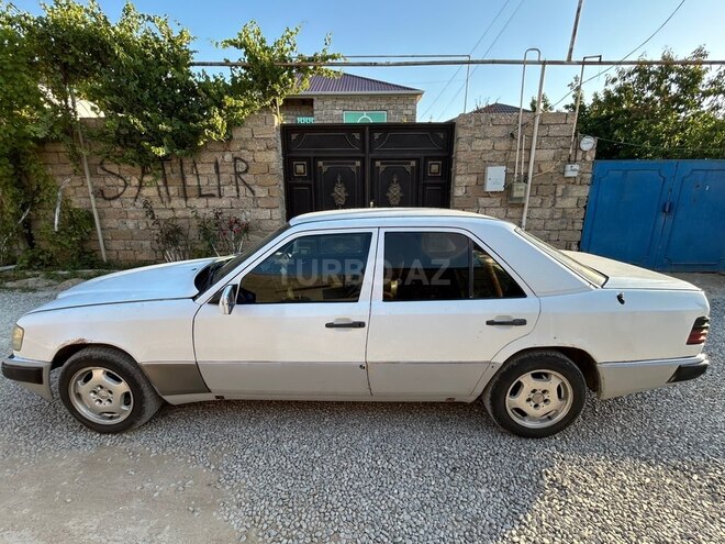 Mercedes 200 D-4