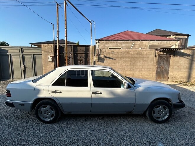 Mercedes 200 D-3